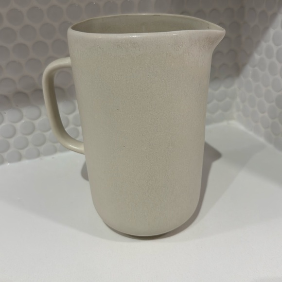 Oui stoneware pitcher - Picture 1 of 4
